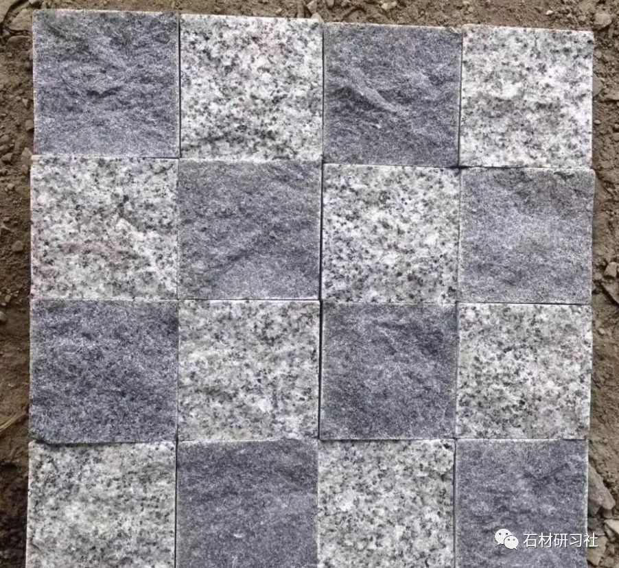 庭院铺装选材指南 冰裂纹与马蹄石的深度对比